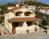 Nice villa with 2 apartments for rent in Croatia