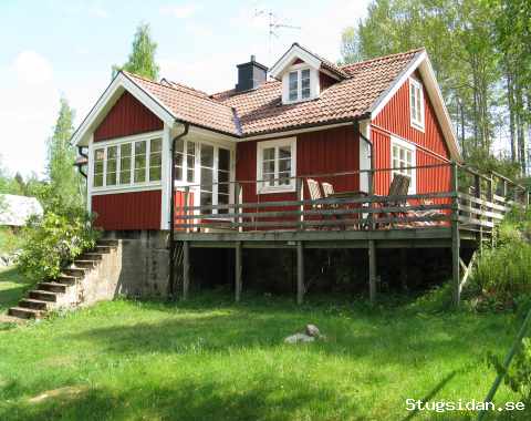 stuga 100 m från sjö småland egen brygga båt fiske