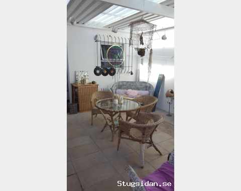 Nybyggd lägenhet nära strand och restauranger