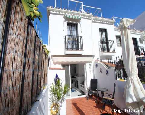 Strandnära radhus i Nerja med takterrass