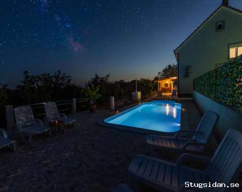 VILLA PALOMA BLANCA, with private pool, tennis playground