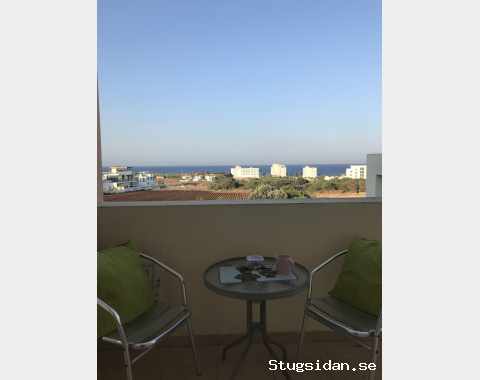 10 km till Ayia Napa och lika långt till Paralimni!