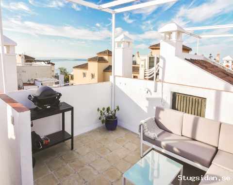 Fantastisk takvåning med takterrass i Parador, Nerja