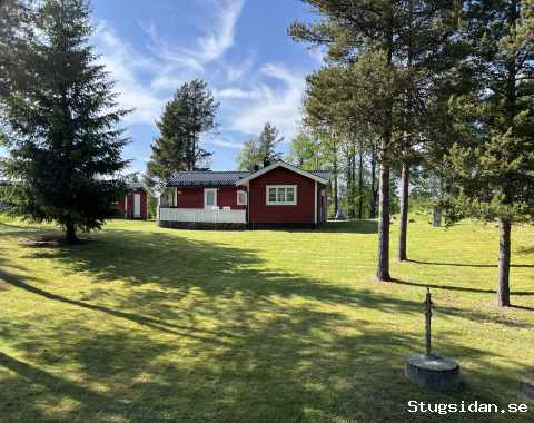 Mysig stuga med unik vedeldad bastu