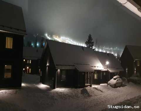 Charmig semesterlägenhet med 3 sovrum i Lindvallen!