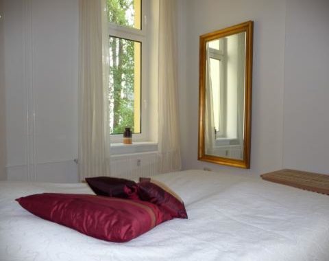 Ljus och charmig lägenhet med balkong uthyres i Berlin