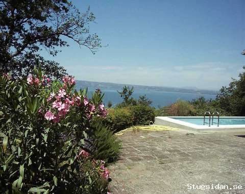 1-2 fam.hus med sjöutsikt o egen pool 12 mil norr om Rom