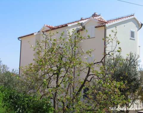 Vodice, en pärla vid Adriatiska kusten i Kroatien