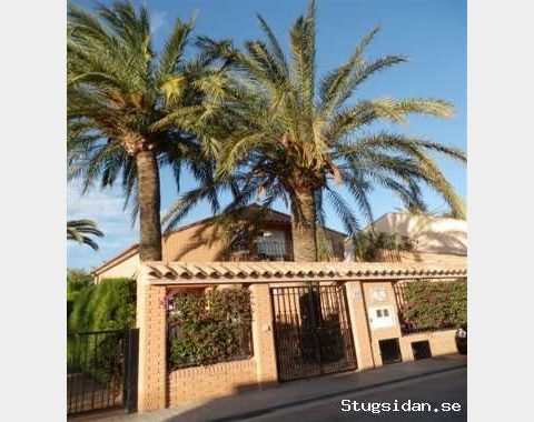 Lovely apartment very close to the beach