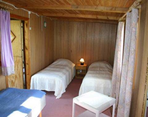 Se solen gå ner i havet utanför ditt fönster.